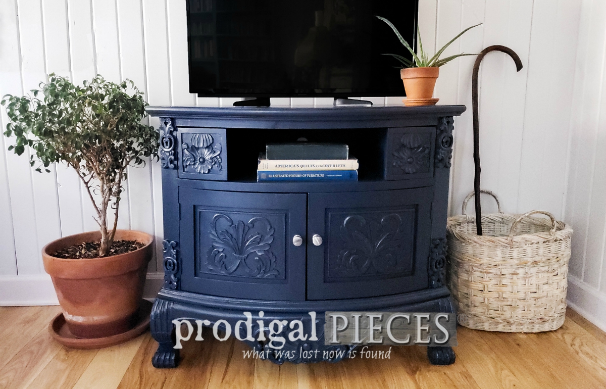 Quickly add a new look to old furniture pieces by applying a fresh coat of paint! Larissa with Prodigal Pieces has the simple details for this tutorial.