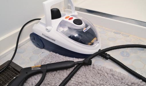 How to Get Orange Stains Out of Bathroom Tile Grout