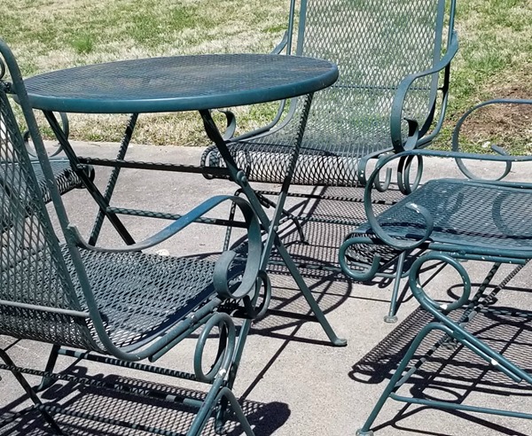 How To Paint Wrought Iron Outdoor Furniture, How To Strip And Repaint Wrought Iron Furniture